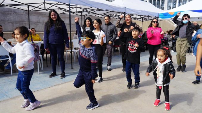 Niños oncológicos celebrando en una fiesta de la Corporación Oncofeliz en Antofagasta