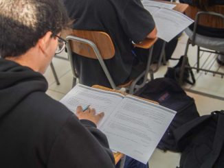 Estudiantes rindiendo ensayo de la PAES en el campus de la Universidad de Antofagasta