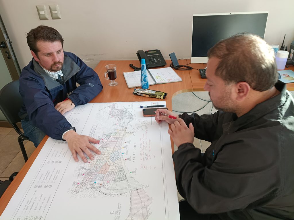 Equipos de emergencia aplicando la ficha FIBE en zonas afectadas por aluviones en Tocopilla