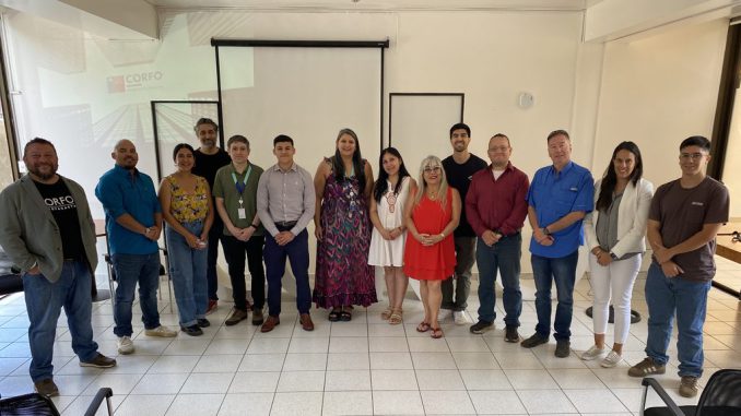 Emprendedores recibiendo apoyo de Corfo en la región de Antofagasta para proyectos innovadores