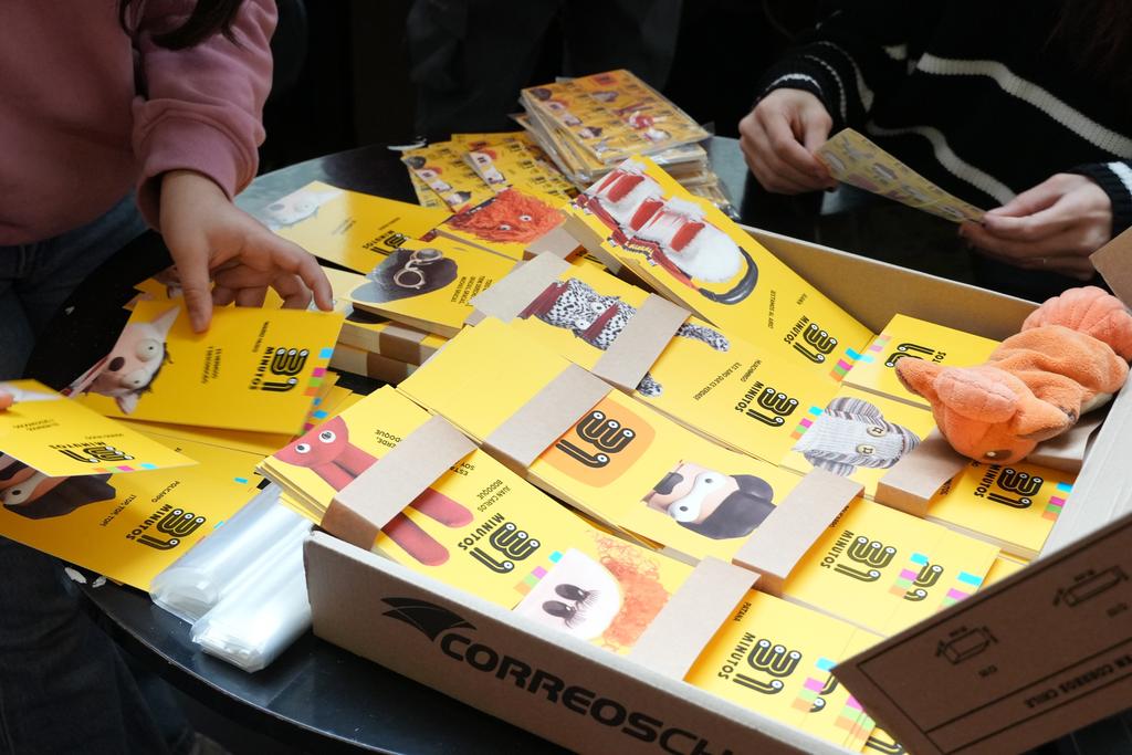 CORREOSCHILE INMORTALIZA A LOS PERSONAJES DE 31 MINUTOS CON UNA NUEVA COLECCIÓN DE ESTAMPILLAS Colección oficial de sellos postales de los personajes de 31 Minutos lanzada por CorreosChile
