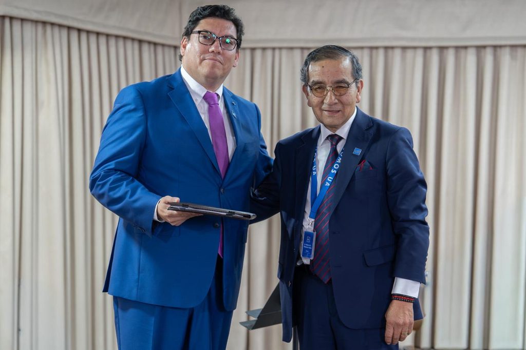 DR. PABLO CAMUS GALLEGUILLOS ASUME LA RECTORÍA DE LA UNIVERSIDAD DE ANTOFAGASTA PARA EL PERIODO 2026-2030 El Dr. Pablo Camus Galleguillos asume su cargo como nuevo rector de la Universidad de Antofagasta en una ceremonia oficial