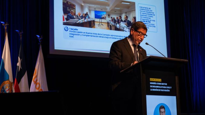 El biministro de Minería y Economía, Daniel Mas, durante el seminario sobre el desarrollo minero en Valparaíso