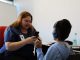 Equipo médico de Junaeb atendiendo a estudiantes en la región de Antofagasta