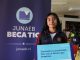 Estudiantes de Antofagasta recibiendo sus computadores de la Beca TIC de Junaeb en Mejillones