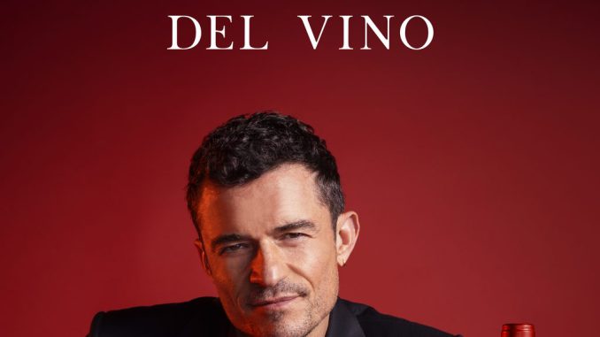 El actor Orlando Bloom posando en la nueva campaña internacional para el vino Casillero del Diablo