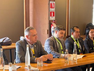 Autoridades discutiendo estrategias de seguridad en el pre foro del Corredor Bioceánico en San Pedro de Atacama