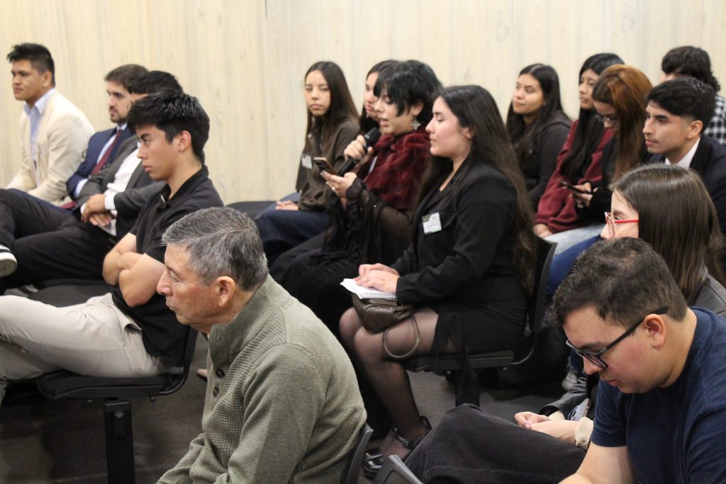 UST Y UCN REALIZAN SEMINARIO SOBRE DESAFÍOS DE LA CADENA DE SUMINISTRO EN LA MINERÍA DEL COBRE Estudiantes y académicos en seminario de minería organizado por la UST y la UCN en Antofagasta