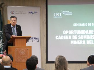 Estudiantes y académicos en seminario de minería organizado por la UST y la UCN en Antofagasta