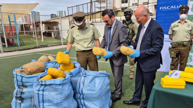 Incautacion de casi 700 kilos de droga en Antofagasta por Carabineros y Fiscalia