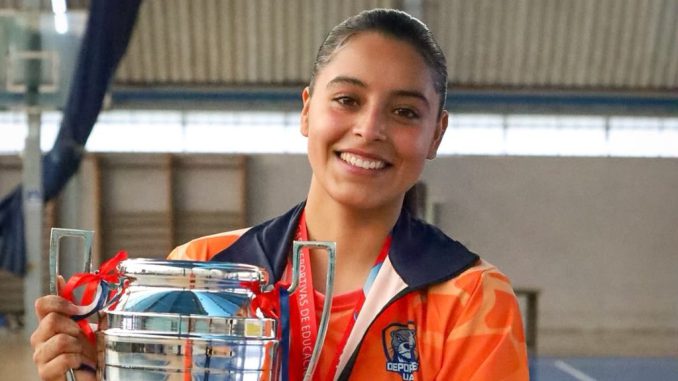 Jugadoras del equipo de futsal femenino de la Universidad de Antofagasta en el Campeonato Nacional Universitario.