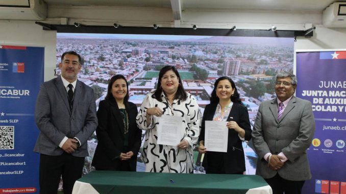 Estudiantes y comunidad educativa en colegio de Calama beneficiados por el programa Habilidades para la Vida de Junaeb