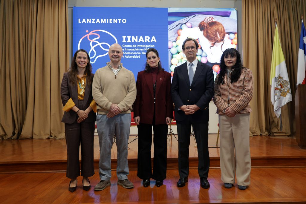 LANZAN EL CENTRO IINARA PARA CONECTAR LA EVIDENCIA CIENTÍFICA CON LAS POLÍTICAS PÚBLICAS DE NIÑEZ Y ADOLESCENCIA Ceremonia de lanzamiento del Centro de Investigación IINARA enfocado en el bienestar de la niñez y adolescencia