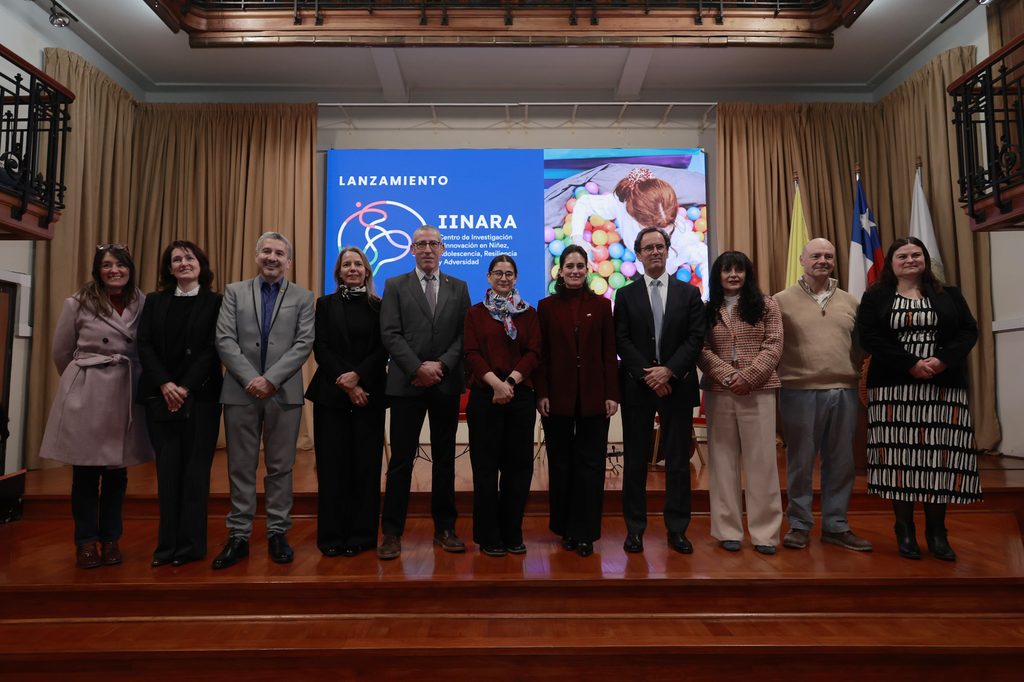 LANZAN EL CENTRO IINARA PARA CONECTAR LA EVIDENCIA CIENTÍFICA CON LAS POLÍTICAS PÚBLICAS DE NIÑEZ Y ADOLESCENCIA Ceremonia de lanzamiento del Centro de Investigación IINARA enfocado en el bienestar de la niñez y adolescencia