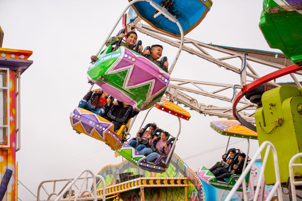 Multitud celebrando en las Ramadas 2026 dentro del Recinto AIA EXPONOR en Antofagasta