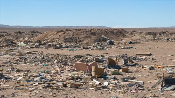 Operativos de limpieza de microbasurales realizados por Minera Lomas Bayas en la localidad de Baquedano
