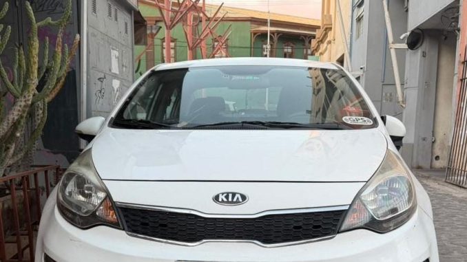 Agentes de la PDI realizando el procedimiento de detención contra la banda criminal Los Peregrinos en Antofagasta.