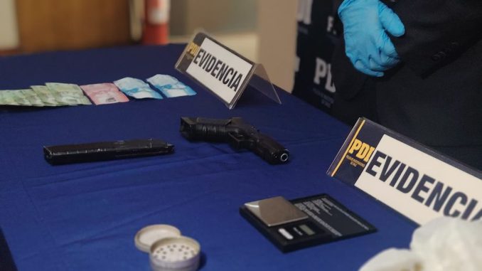 Detención de sujeto armado en la vía pública por parte de detectives de la PDI en Antofagasta