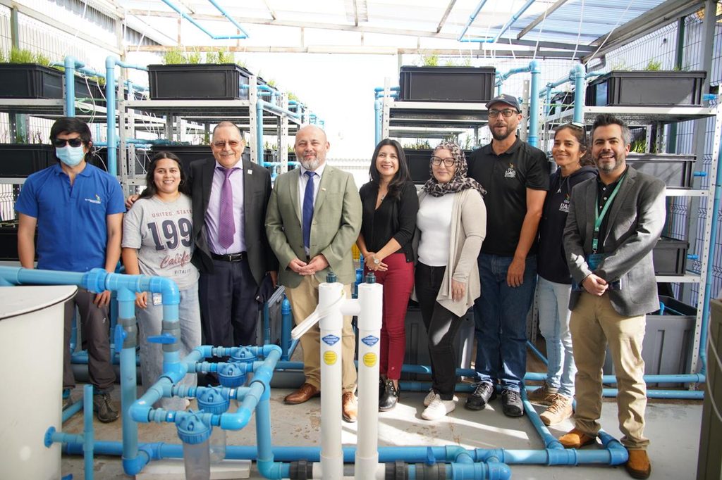 Seremi de Ciencias recorriendo laboratorios de biotecnología en la Universidad de Antofagasta