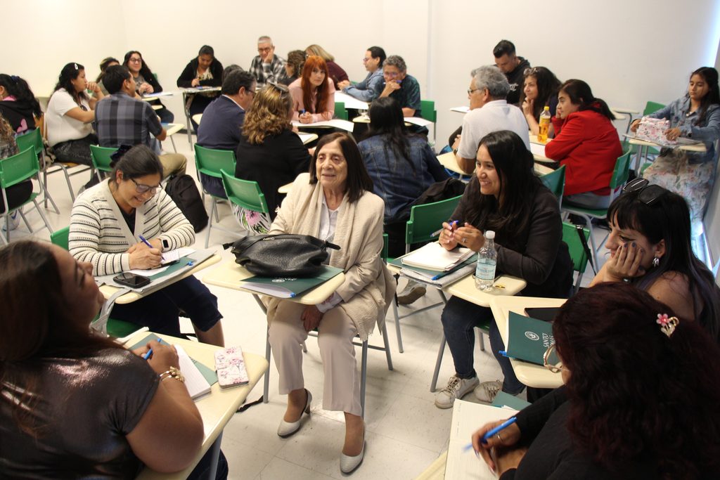UNIVERSIDAD SOCIAL INICIA SU CUARTA VERSIÓN DE FORMACIÓN PARA DIRIGENTES SOCIALES EN ANTOFAGASTA Ceremonia de inicio del programa Universidad Social con dirigentes de Antofagasta en la Universidad Santo Tomás