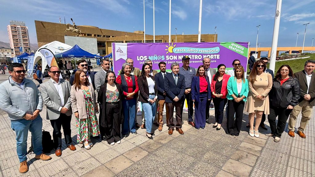 ANTOFAGASTA CONTARÁ CON NUEVA OFICINA LOCAL DE LA NIÑEZ PARA PROTEGER LOS DERECHOS DE LA INFANCIA Alcalde y autoridades locales presentando la nueva Oficina Local de la Niñez en Antofagasta