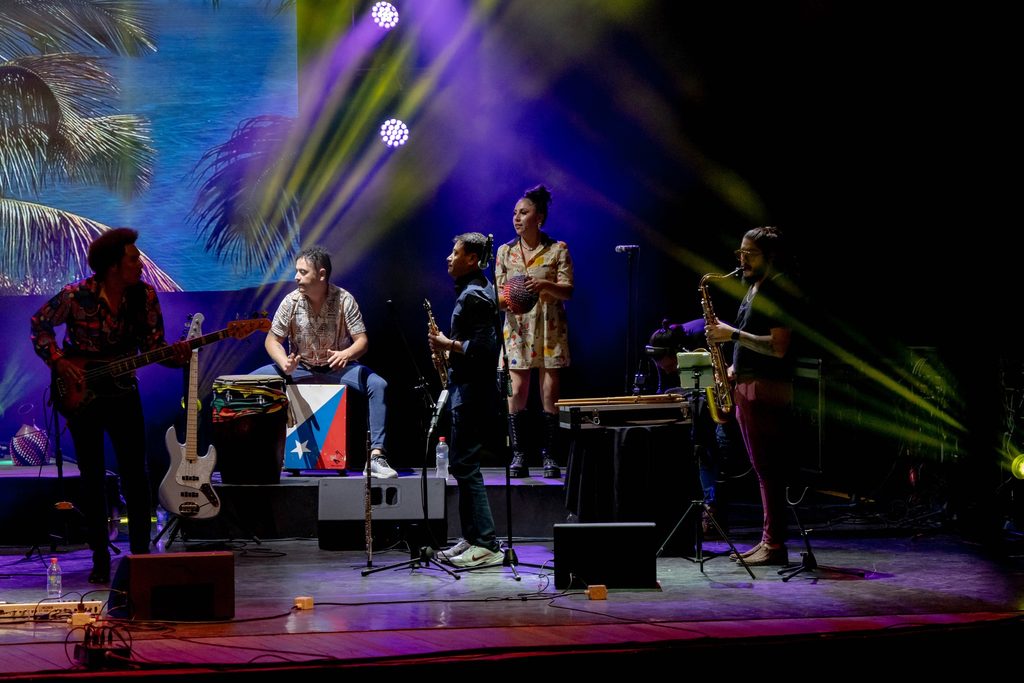 Escenario del Teatro Municipal de Antofagasta preparado para el festival Antofajazzta 2026