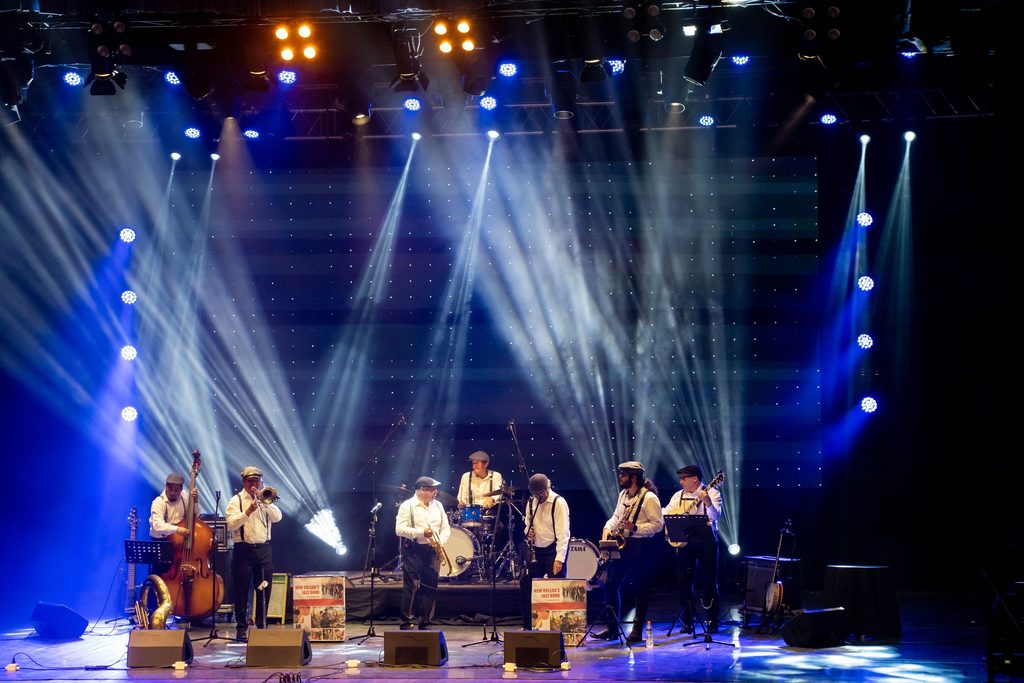 Escenario del Teatro Municipal de Antofagasta preparado para el festival Antofajazzta 2026