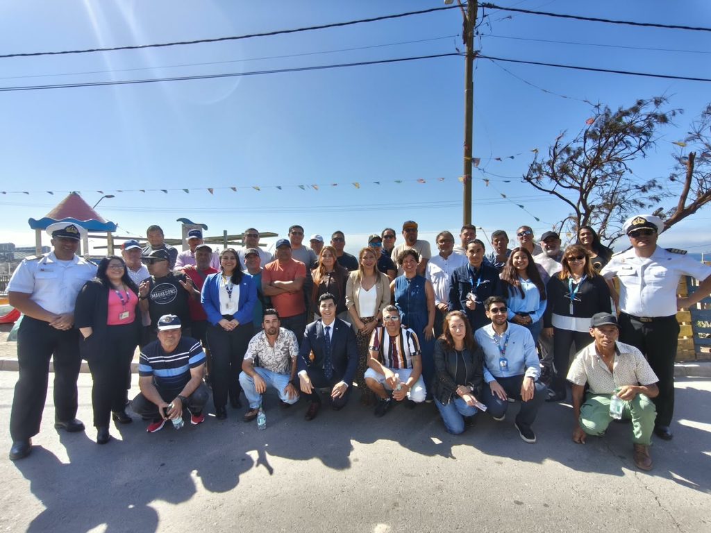 CALETAS DE ANTOFAGASTA Y BOLFÍN PASAN A LA ADMINISTRACIÓN DE LOS GREMIOS PESQUEROS BAJO LA LEY DE CALETAS Pescadores artesanales de Antofagasta firman convenio de la Ley de Caletas para administrar sus caletas