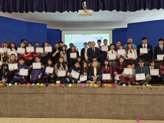 Estudiantes de Antofagasta presentando sus proyectos científicos en el Congreso Regional Explora