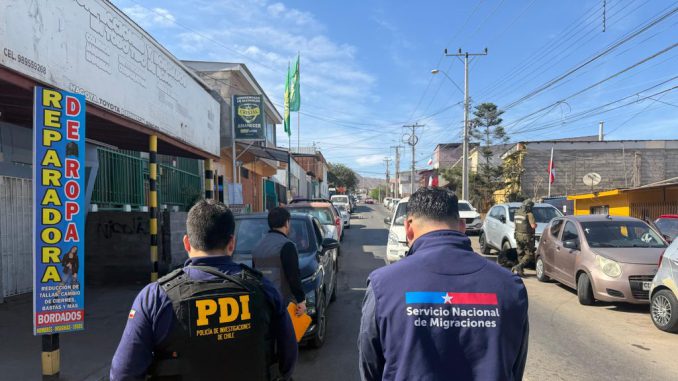 Operativo de fiscalización en talleres clandestinos de Antofagasta por parte de la PDI y autoridades