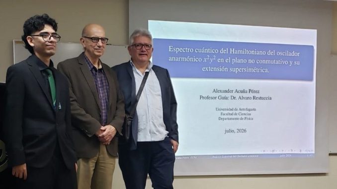 Alexander Acuña, primer egresado de Física y Astrofísica de la Universidad de Antofagasta