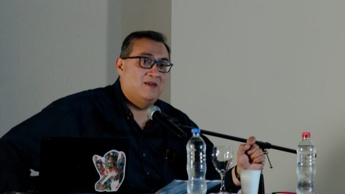 El reconocido curador Cuauhtémoc Medina en su visita a Antofagasta para la Bienal SACO