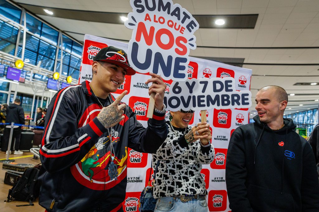 GIRA TELETÓN 2026 COMIENZA HOY EN ARICA CON 18 SHOWS GRATUITOS EN TODO EL PAÍS Artistas y animadores en la inauguracion de la Gira Teletón 2026 rumbo a Arica
