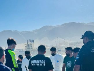 Operativo de rescate de restos humanos en el rompeolas de playa Trocadero en Antofagasta