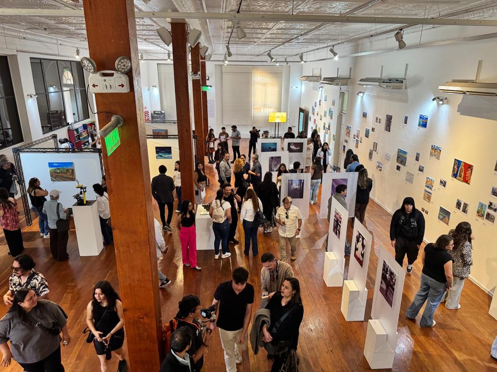 Estudiantes de Antofagasta exponen sus obras de arte inspiradas en el territorio en la muestra MATERIA
