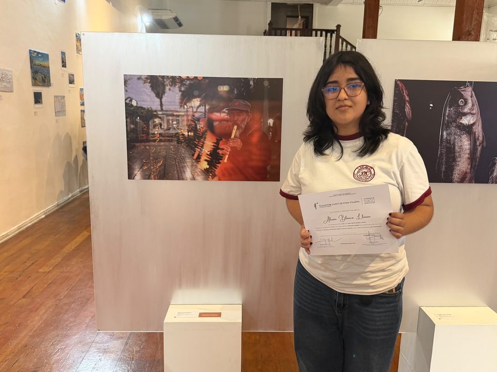 Estudiantes de Antofagasta exponen sus obras de arte inspiradas en el territorio en la muestra MATERIA