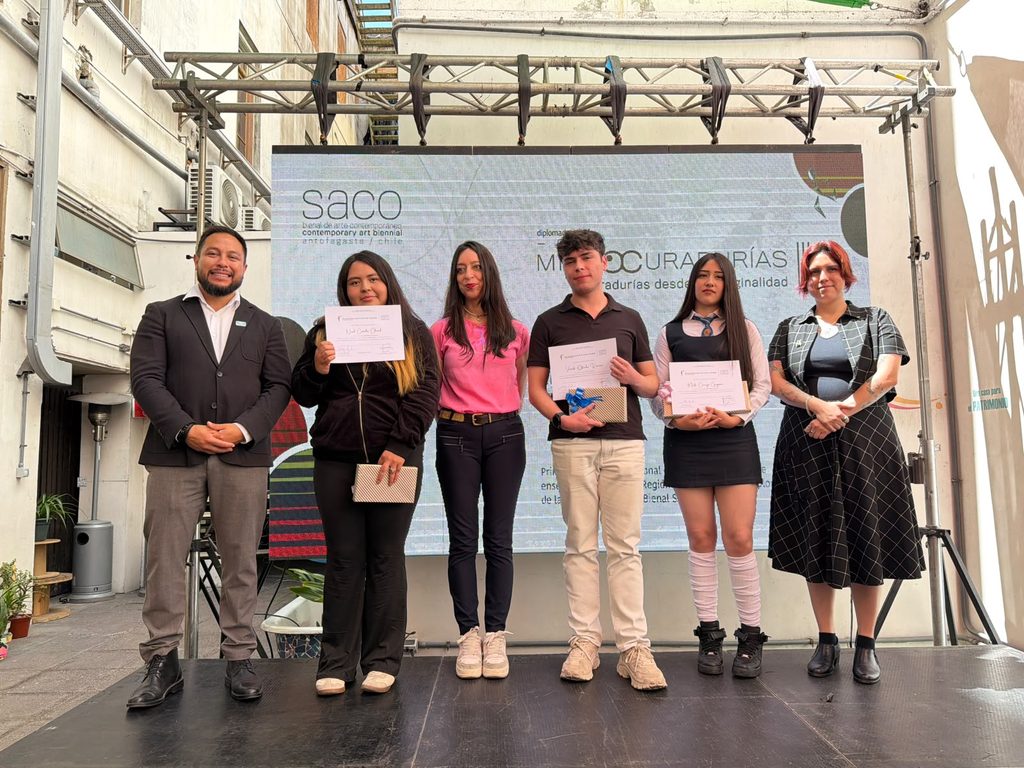 Estudiantes de Antofagasta exponen sus obras de arte inspiradas en el territorio en la muestra MATERIA