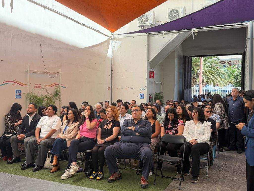 Estudiantes de Antofagasta exponen sus obras de arte inspiradas en el territorio en la muestra MATERIA