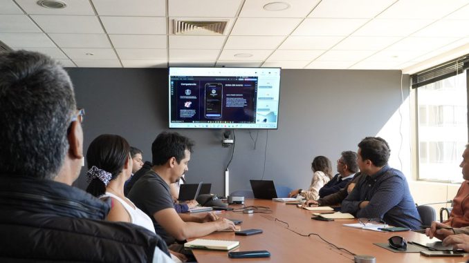 Autoridades y emprendedores participando en la Semana de la Innovación en Antofagasta