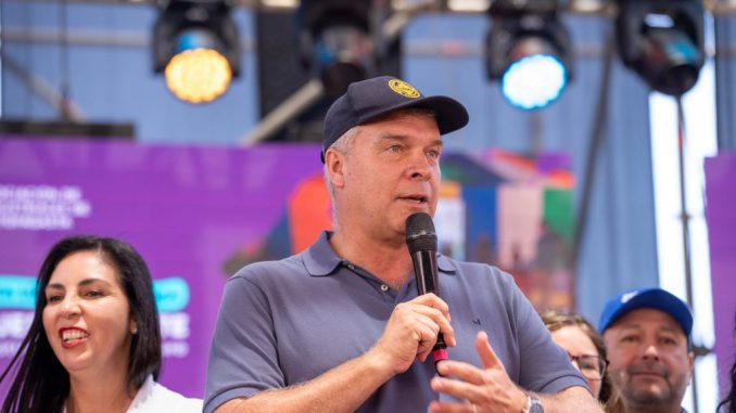 Familias disfrutando de actividades recreativas y educativas en el evento Los Niños son Nuestro Norte 2026 en Antofagasta