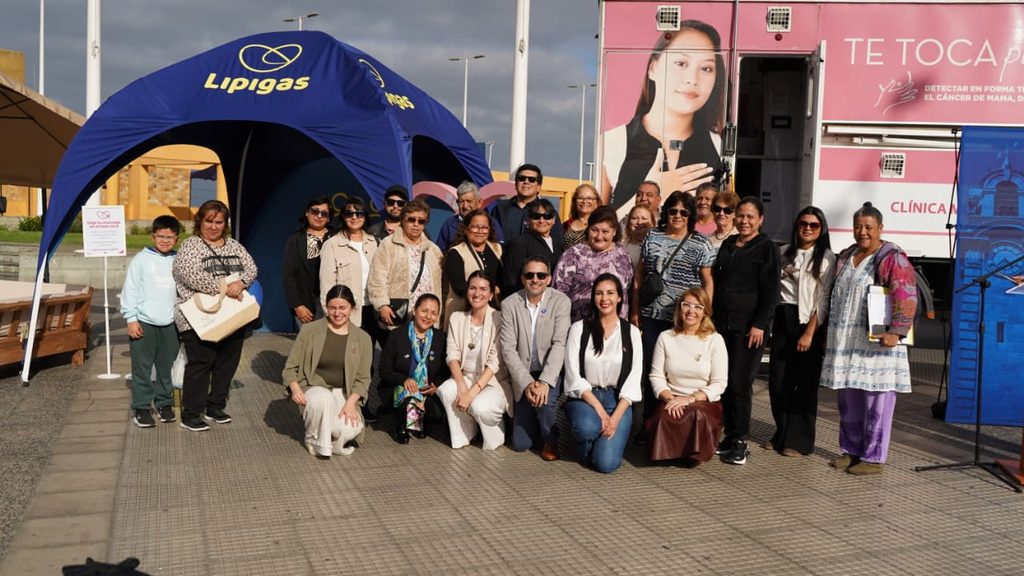 Unidad móvil realizando mamografías gratuitas en Antofagasta gracias a convenio municipal y Lipigas