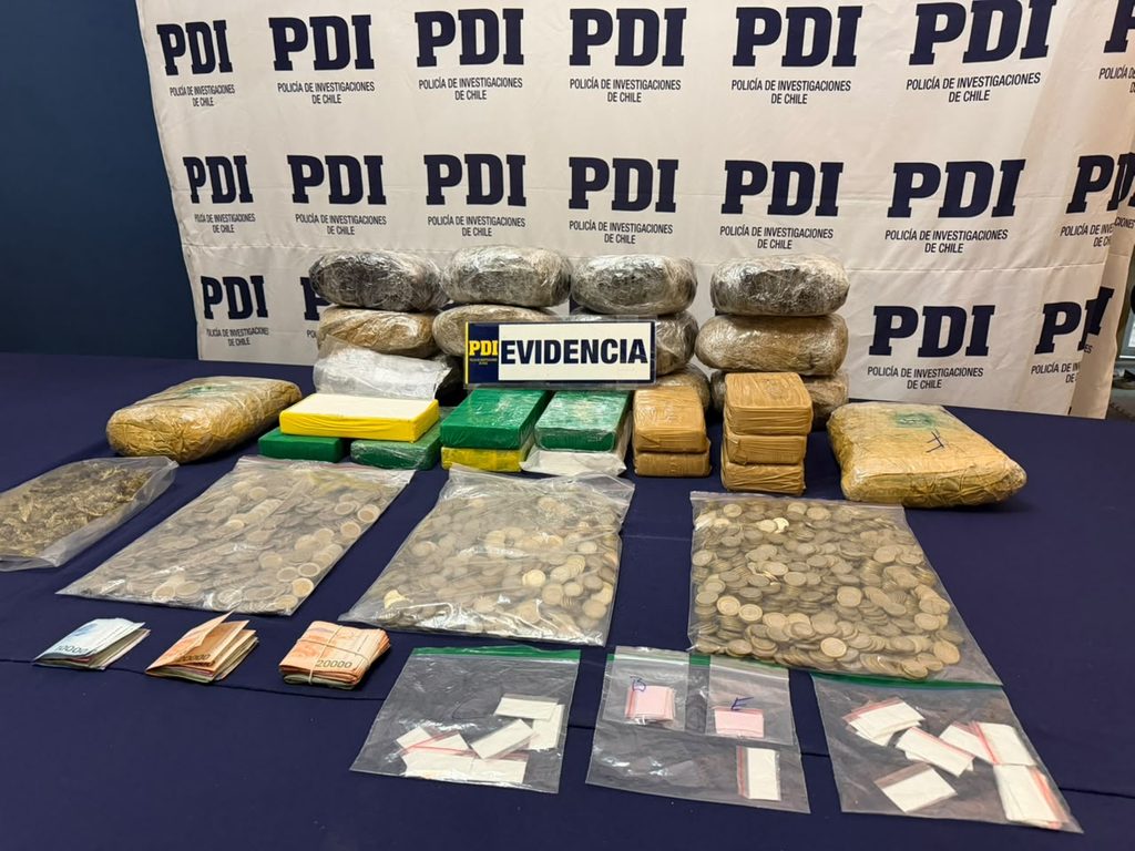 Personal de la PDI incauta droga en un operativo antidrogas en Calama.