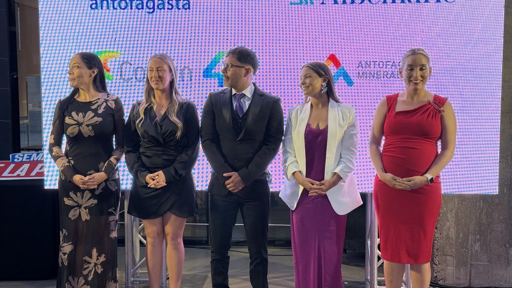 SEMANA DE LA PYME CIERRA EN ANTOFAGASTA CON CERCA DE 20 ACTIVIDADES Y RECONOCIMIENTO A LYH FITNESS Emprendedores galardonados durante el cierre de la Semana de la Pyme 2026 en Antofagasta