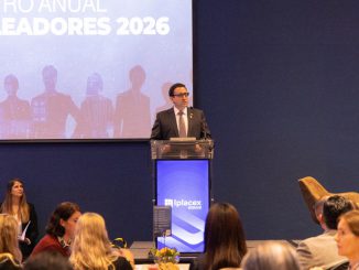Subsecretario del Trabajo hablando sobre inteligencia artificial y empleo en Chile