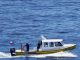 Investigadores de la Universidad de Antofagasta analizando muestras para monitorear el impacto de plantas desaladoras en el mar.